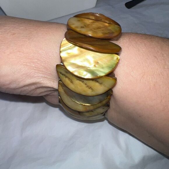 Vintage Abalone Stretch Bracelet - Picture 2 of 6